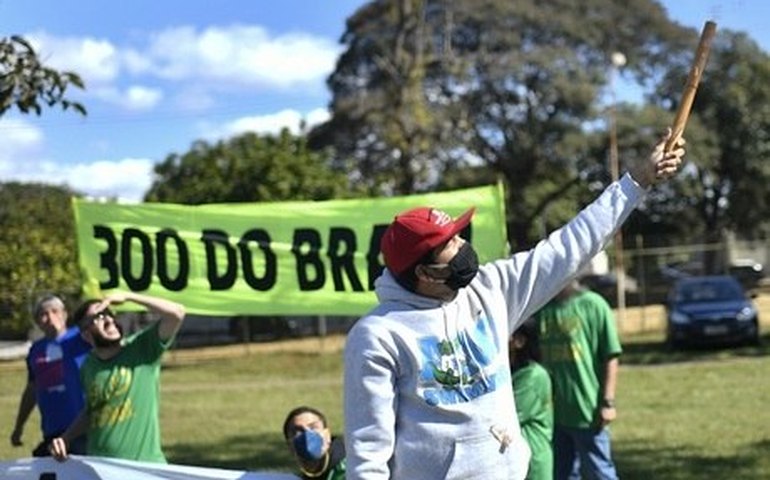 Inquérito mira ‘vaquinha’ de R$ 80 mil para grupo antidemocrático ‘300 do Brasil’