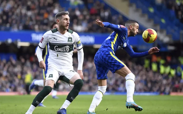 Chelsea cede empate ao Crystal Palace e continua sem vencer em casa no Campeonato Inglês