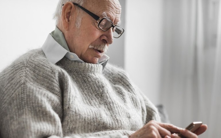 Crescem os golpes digitais: como o público 50+ pode se proteger nas transações online e no uso do PIX
