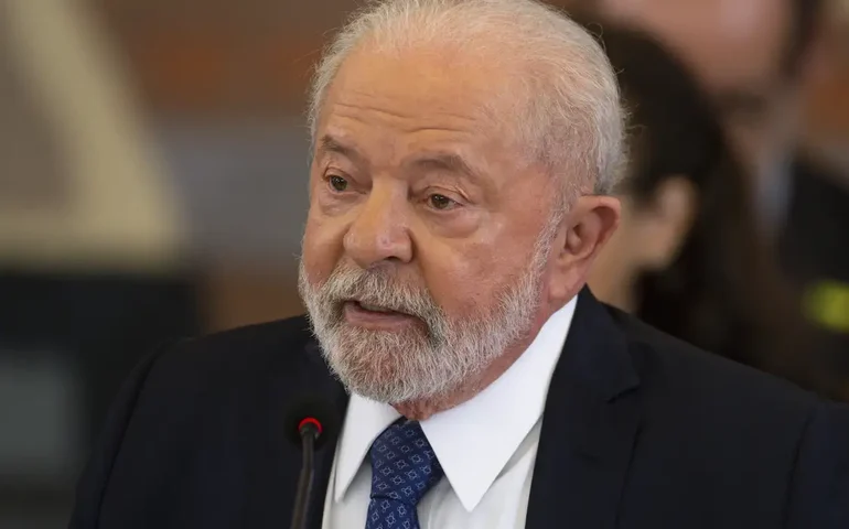 Lula lança ação habitacional na Favela do Moinho enquanto Tarcísio entrega apartamentos no ABC