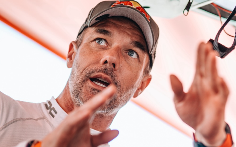 Eneacampeão, Sébastien Loeb é desclassificado do Dakar após acidente e 'carro sem segurança'