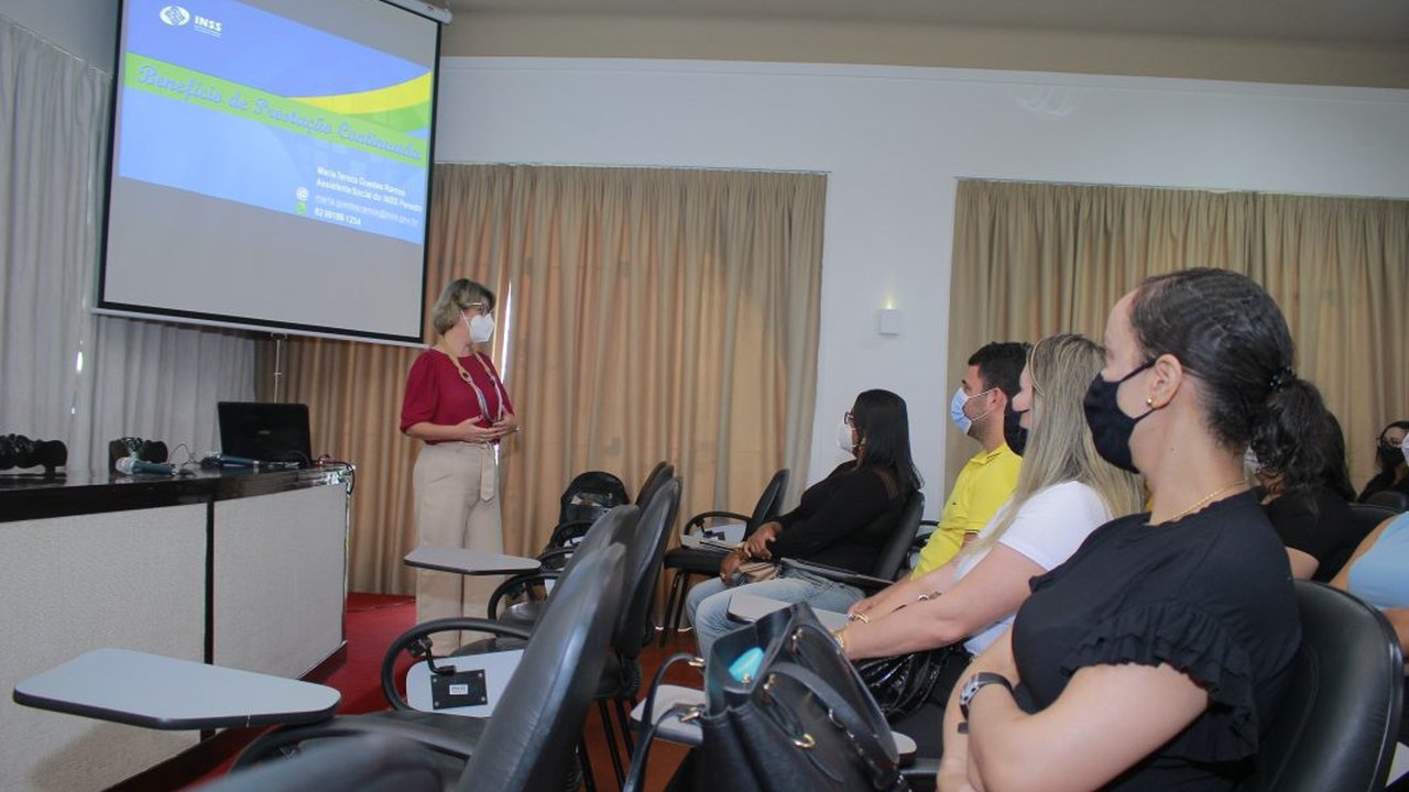 Curso atualiza servidores da SEMDSH Penedo sobre legislação do BPC