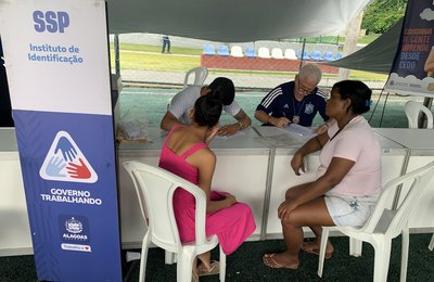 Dia D do Alagoas Sem Fome: Instituto de Identificação emite carteiras de identidade para população dos Flexais