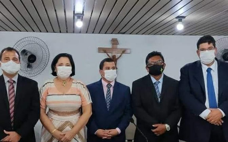 Sobrinho de Marcelo Victor, Ronaldo Jr. é eleito presidente da Câmara por unanimidade; veja vídeo da posse