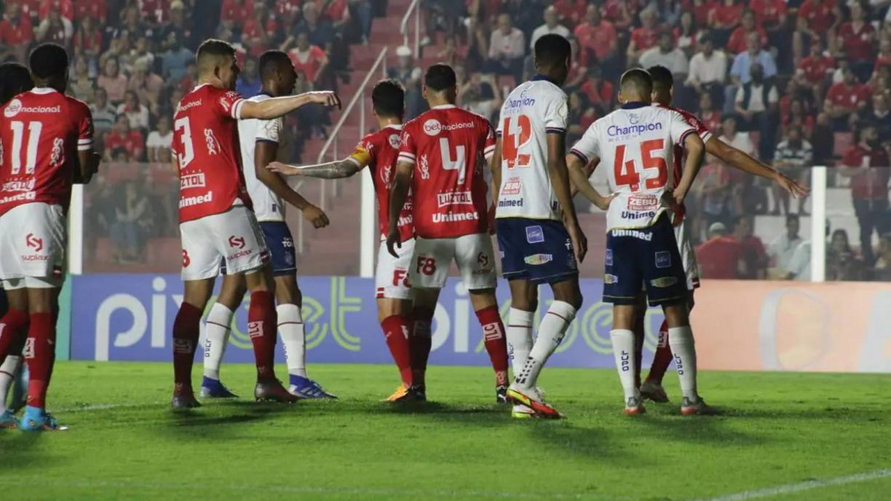 Bahia busca empate no fim, segue no G-4 da Série B e afunda o lanterna Vila Nova