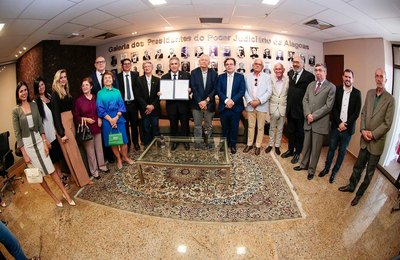 TJAL assina acordo de cooperação para instalação de Juizado Especial no Cesmac