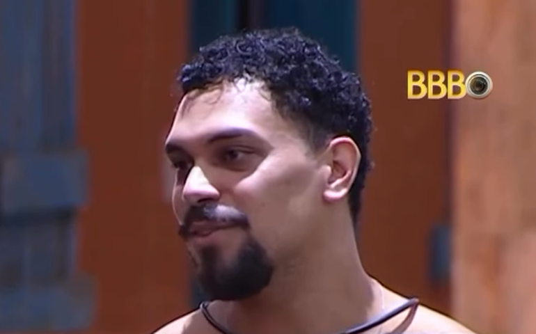 Vinícius revela que é bissexual em conversa no 'BBB 25'