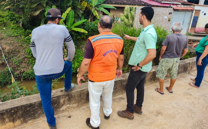 Prefeitura de Coruripe vistoria pontos de alagamentos na Pindorama