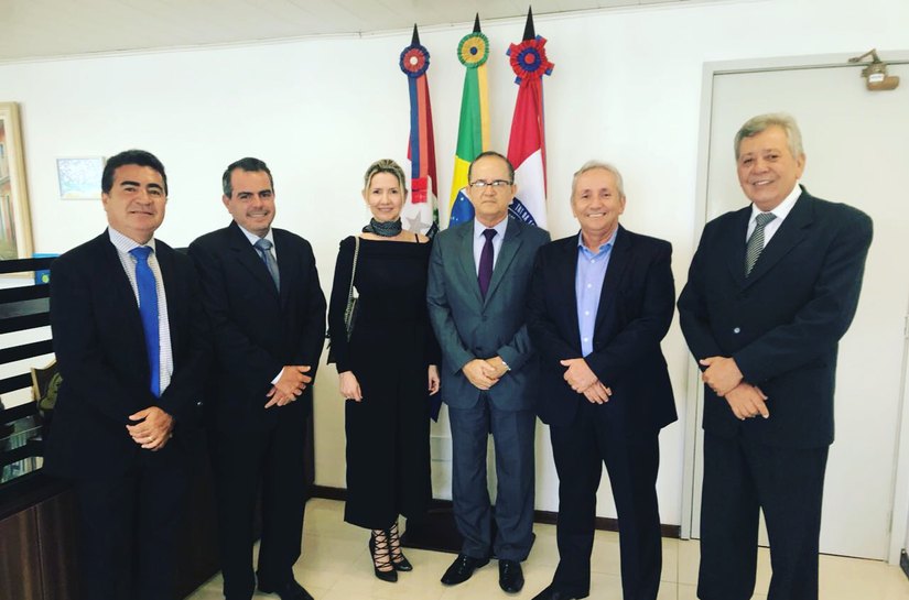 Presidente do TCE, Rosa Albuquerque é recebida pelo presidente do TRT-AL