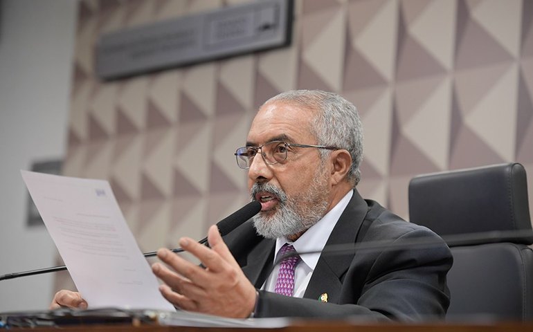 Paim celebra rejeição da PEC que restringe ação penal contra parlamentares
