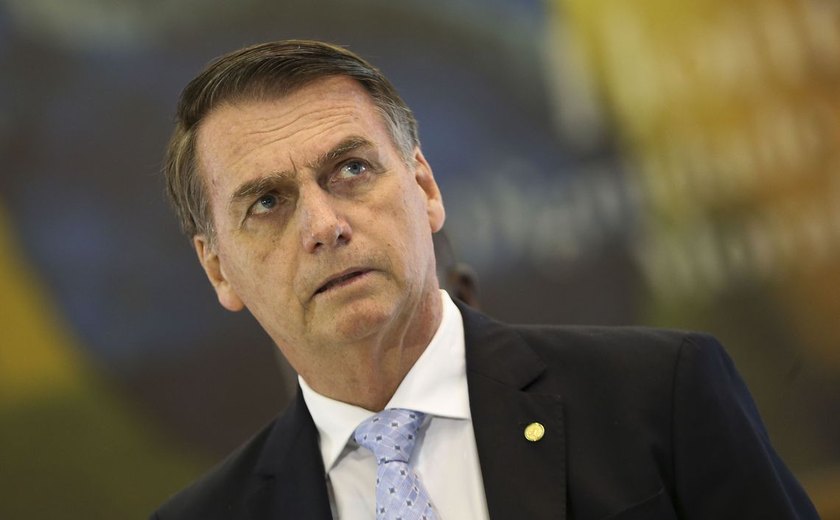 Sem citar Temer, Bolsonaro diz que prisão de autoridade se deve a troca de apoio