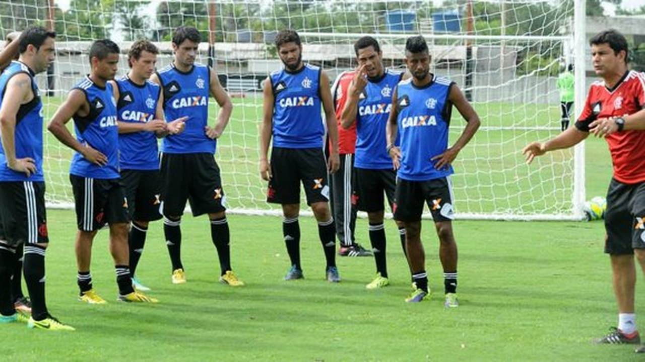 Flamengo volta a usar titulares contra o Friburguense