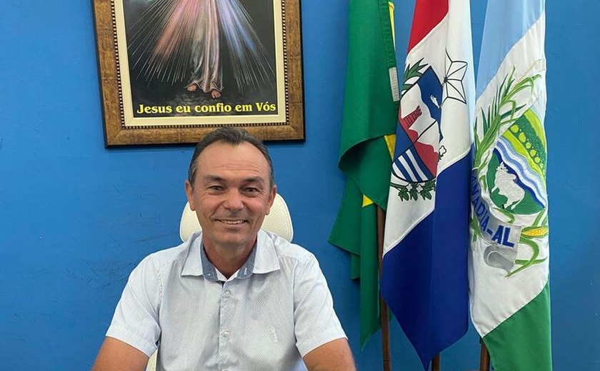 Prefeitura de Anadia antecipa 13º salário dos servidores efetivos