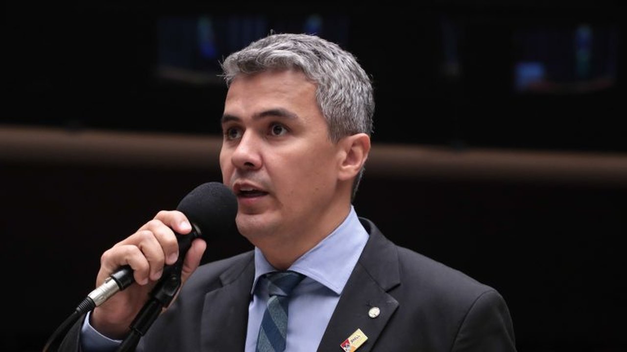 Comissão aprova projeto que dispensa pessoa com marca-passo de passar por detector de metal