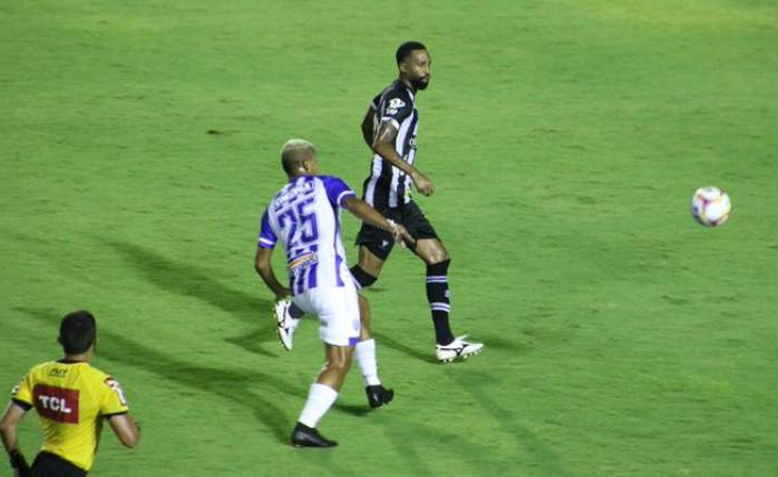 CSA e Figueirense não saíram do 0 a 0 em Santa Catarina