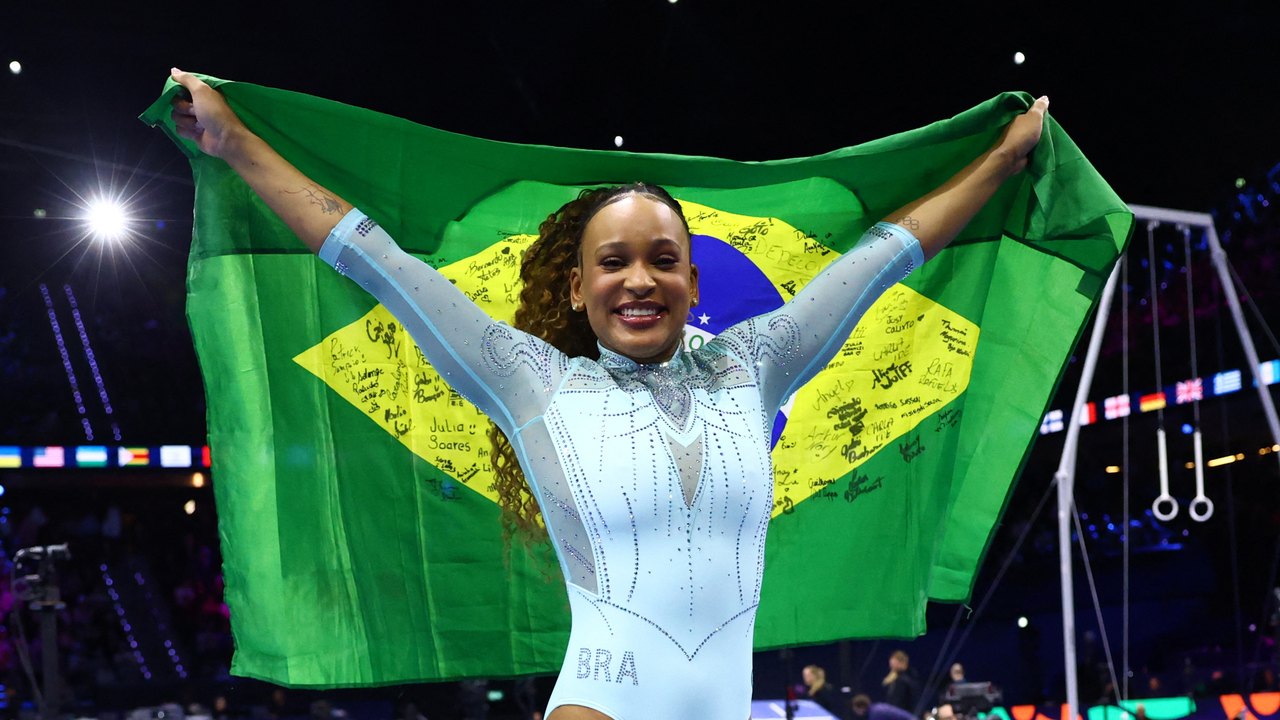 Rebeca Andrade conquista o tri no Mundial de Ginástica na Holanda
