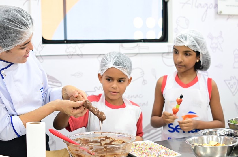 Penedo Sabor & Jazz: Alunos da rede municipal participam de oficina de culinária