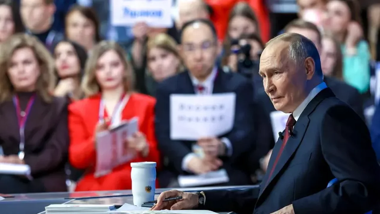 Putin oferece interromper ataques se Ucrânia convocar eleições