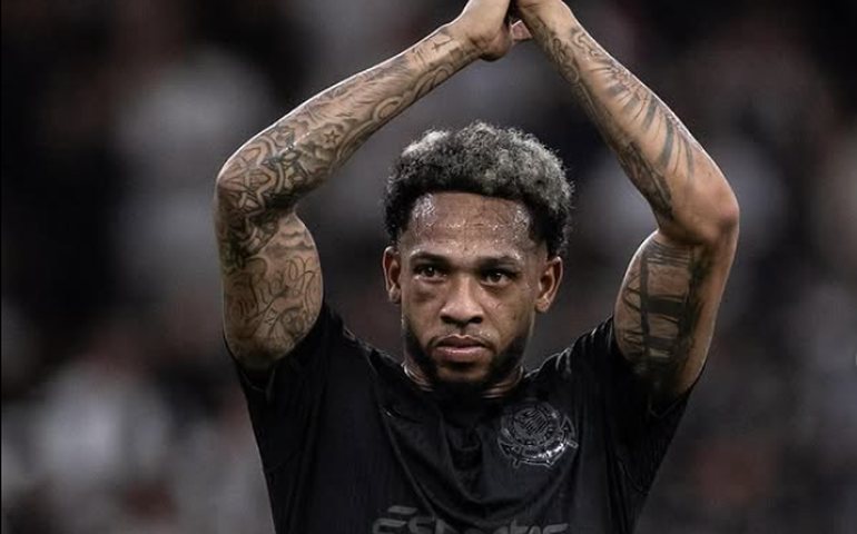 José Martínez trabalha com bola no CT Joaquim Grava e traz paz ao Corinthians para final