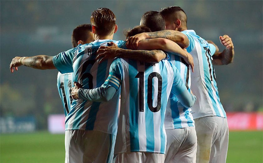 Argentina atropela Bolívia já no primeiro tempo