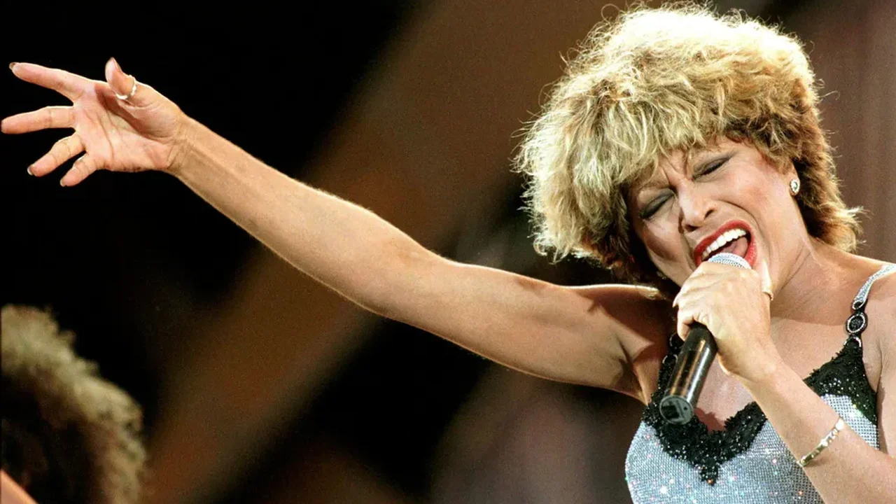 'Não foi uma vida boa', disse Tina Turner em filme emotivo em que se despediu da vida pública