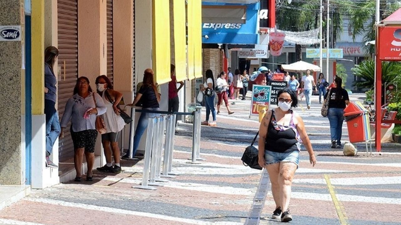 SP: com covid-19 avançando, cidades do interior abrem comércio para Dia das Mães