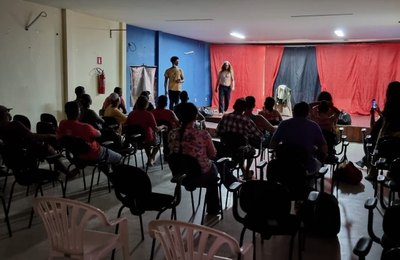 Inclusão social: peça teatral emociona moradores em situação de rua em Arapiraca