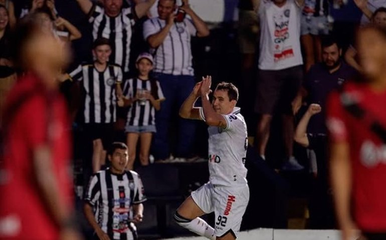 Operário-PR vence, com gol de Pablo, o Atlético-GO em sua estreia na Série B
