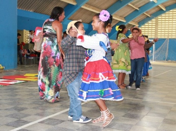 Seresteiros da Pitanguinha e Coco de Roda Raízes Nordestinas