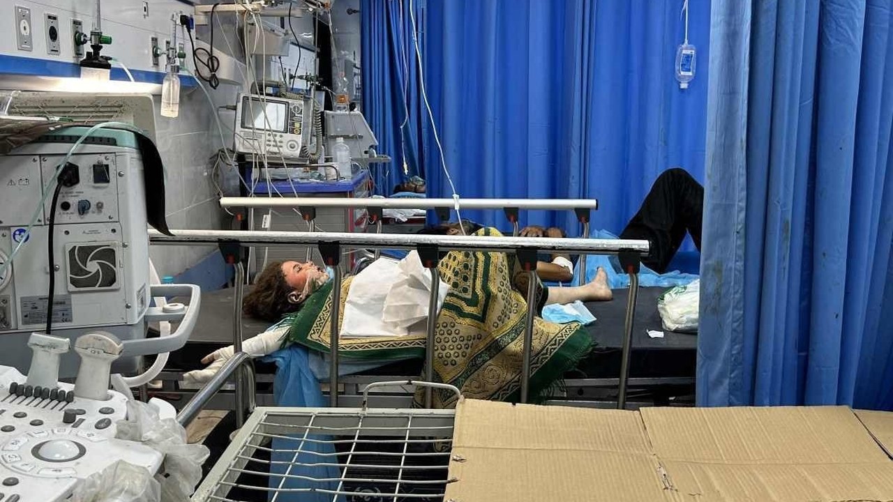 Unidades sob ataque: Saúde em Gaza sofre com morte e prisão de profissionais médicos