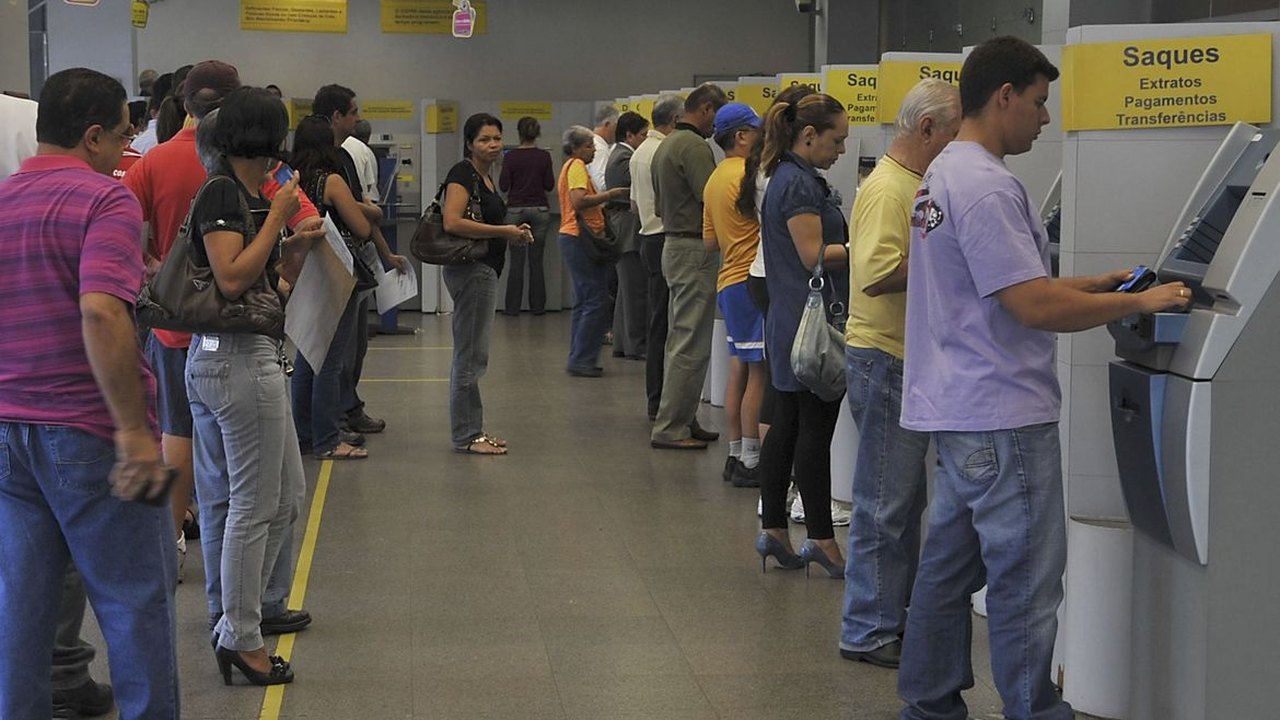 Febraban informa que bancos deixarão de oferecer DOC até fevereiro de 2024