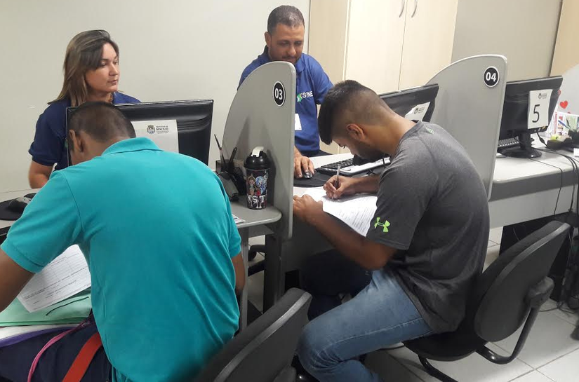 Sine encaminha jovens do 1º emprego ao mercado de trabalho