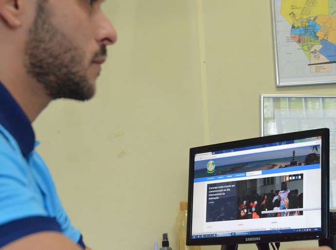 Secom de Coruripe realiza configuração nos computadores da prefeitura