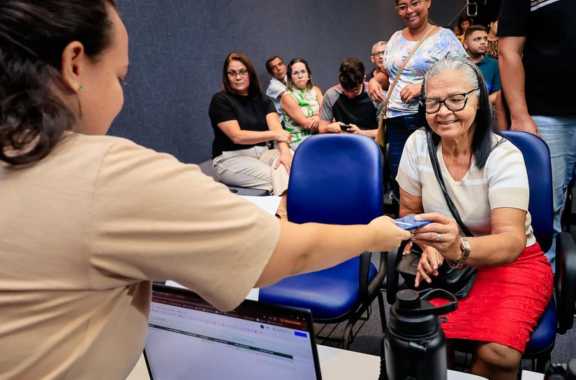 Programa Celular Seguro da SSP restitui cerca de 100 aparelhos recuperados