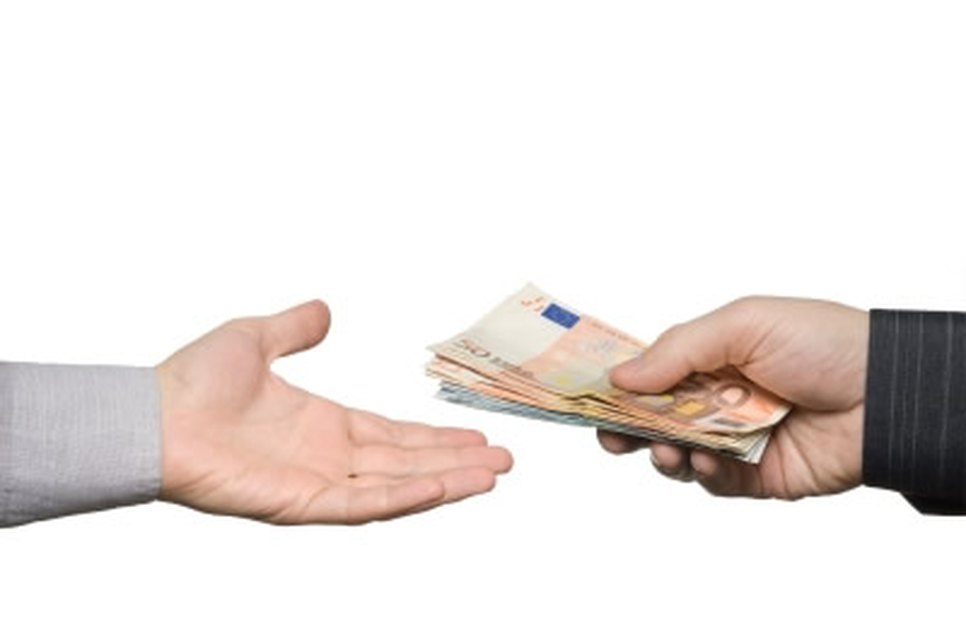 512679-Como-escolher-banco-para-fazer-empréstimo-01.jpg