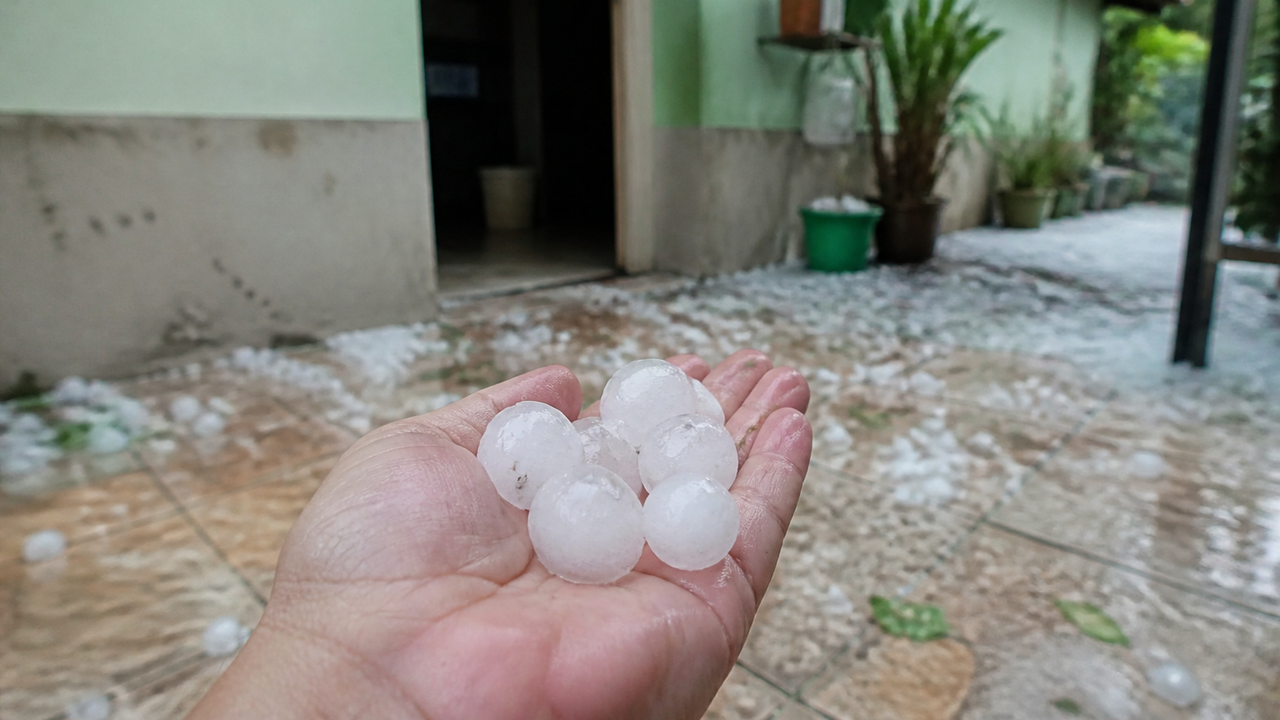 Granizo atinge 1,9 mil casas e cancela aulas no RS; ciclone deve derrubar temperatura no Sul