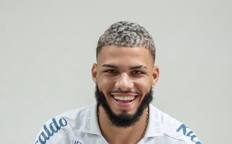 Nathan se apresenta ao Santos e revela sonho de defender o clube: ‘É um honra’
