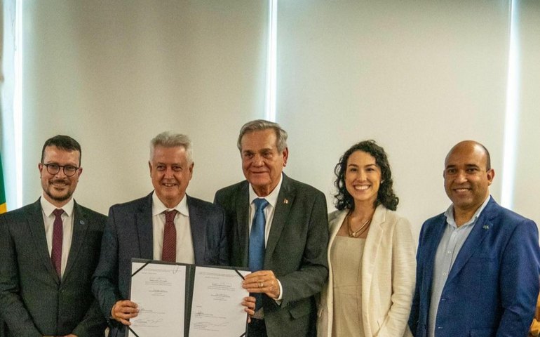 Ronaldo Lessa assina termo de cooperação para fortalecimento de ações socioambientais e econômicas