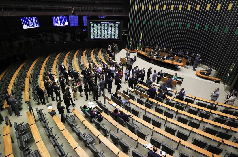 Aliados de Lula não acreditam em saída de ministros do Centrão mesmo com ultimato de 30 dias de União e PP