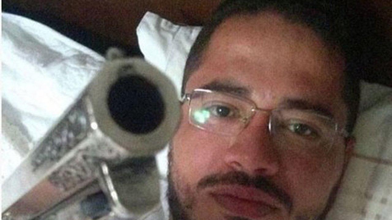 Padre de MT gera polêmica por postar foto com arma no WhatsApp