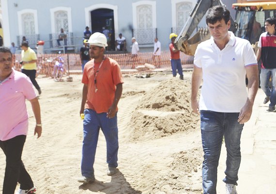 Prefeito de Penedo acompanha obras no Centro Histórico