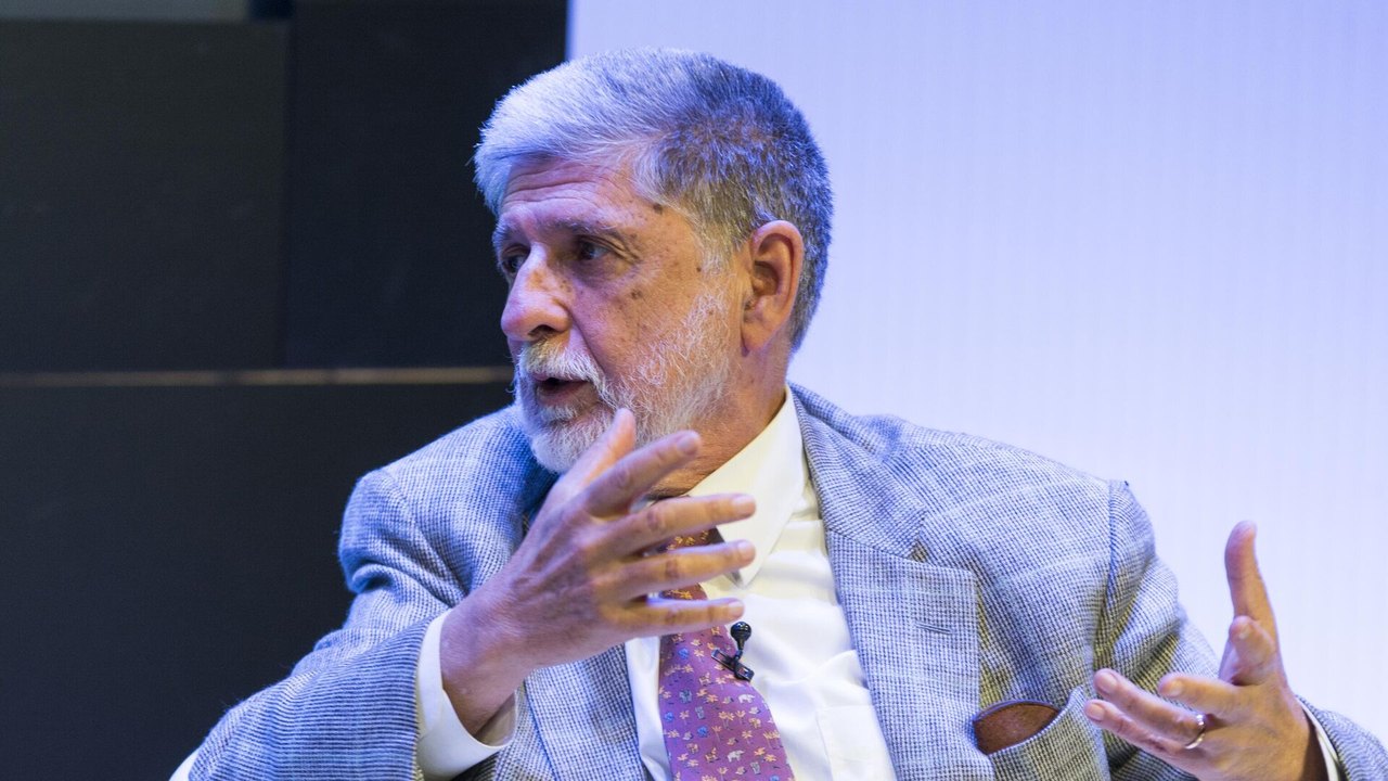 Celso Amorim ressalta liderança de Lula no cenário internacional e diz que Brasil é 'sul global'