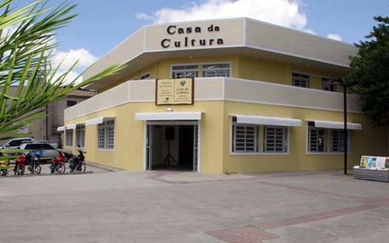 Prefeita Célia Rocha oficializa cessão de sala para Sindicato dos Jornalistas