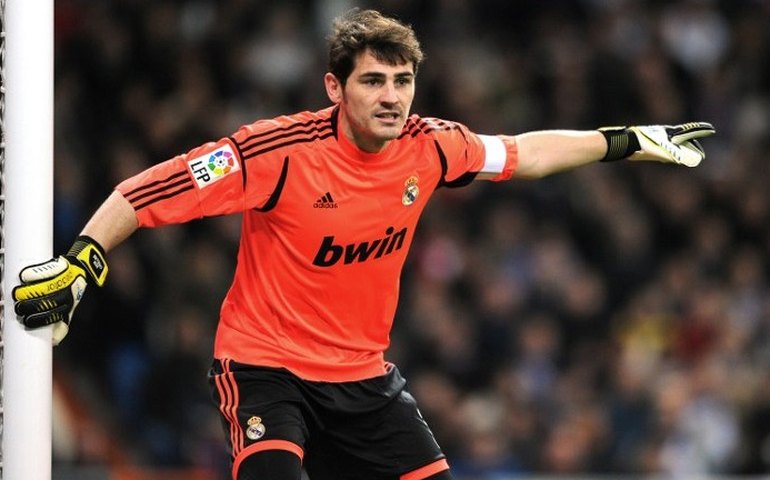 Campeão do mundo em 2010, goleiro Iker Casillas anuncia aposentadoria do futebol