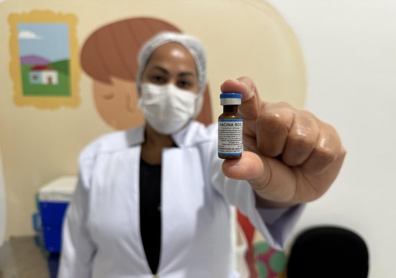 Bebês nascidos no Hospital da Mulher recebem alta vacinados com a BCG