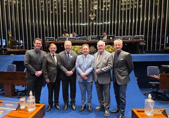 Foz participa de homenagem aos 89 anos da ABIH no Senado