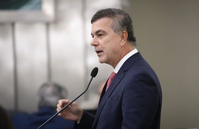 Ronaldo Medeiros protocola PL para uso de câmeras em uniformes e viaturas policiais