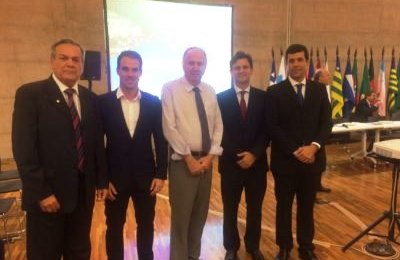 Hugo Wanderley participa de reunião do Conselho Político da CNM	