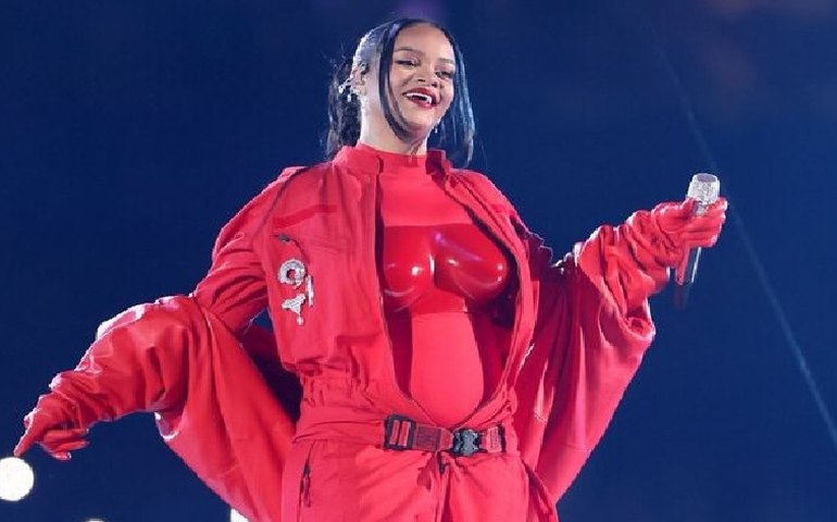 Rihanna escondeu a gravidez durante os ensaios para o Super Bowl, diz site
