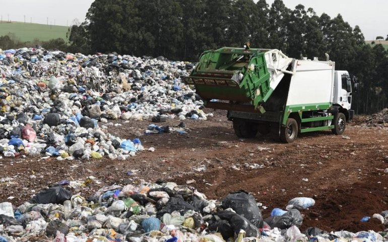 Comissão debate situação dos lixões e inclusão socioprodutiva dos catadores